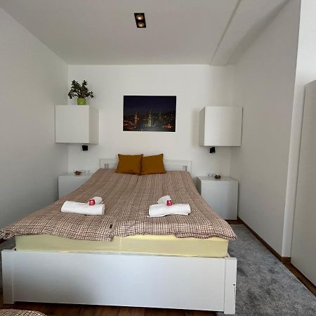 R59 Apartman With Free Parking Pecs Exterior photo