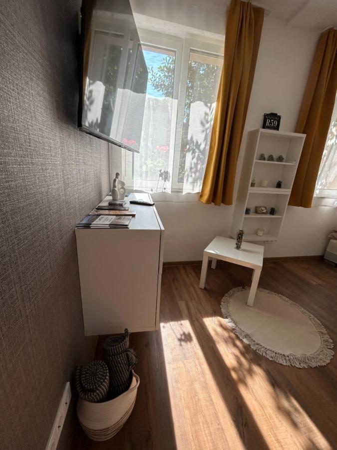 R59 Apartman With Free Parking Pecs Exterior photo