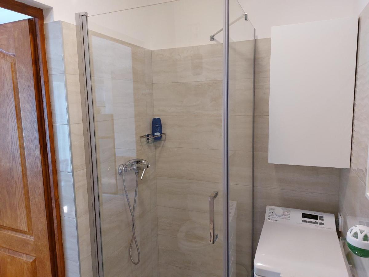 R59 Apartman With Free Parking Pecs Exterior photo