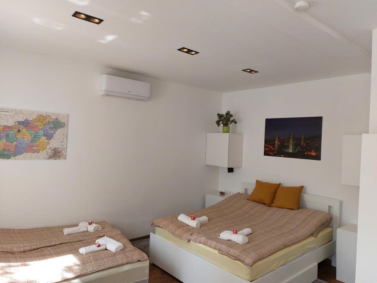 R59 Apartman With Free Parking Pecs Exterior photo