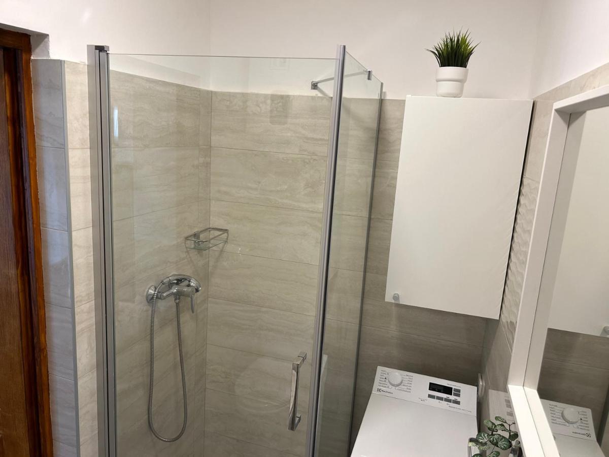 R59 Apartman With Free Parking Pecs Exterior photo